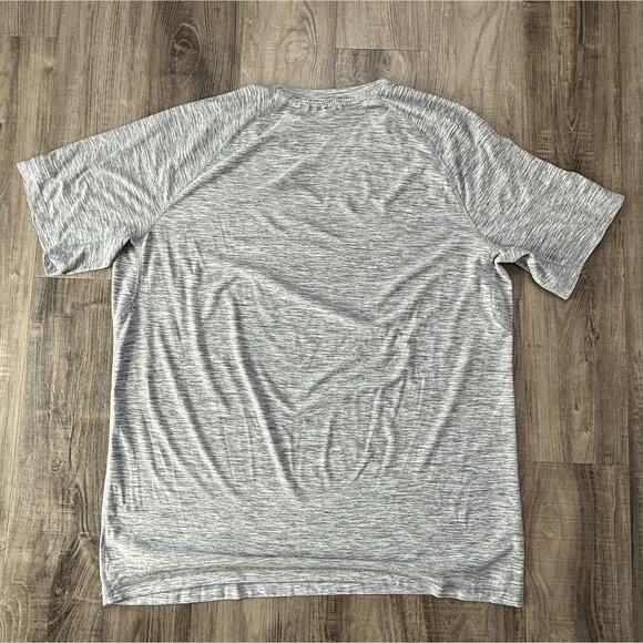 Old Navy Athletic Men’s T-Shirt Gray Size L Breathe Activewear - Picture 4 of 6